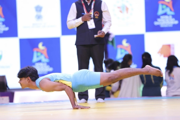 જૂનાગઢના વંથલીના ખેડૂત પુત્રની યોગના ક્ષેત્રમાં કમાલ જૂનાગઢના વંથલીના ખેડૂત પુત્રની યોગના ક્ષેત્રમાં કમાલ