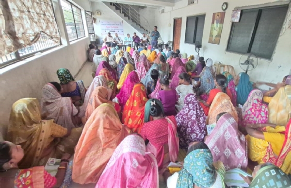 Kisan Goshti was organized under Aatma Project in various villages of Narmada district