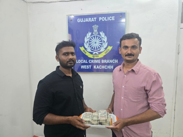 ચિટીંગ માં ગયેલ રકમ પરત સ્વીકારતા અરજદાર ચિટીંગ માં ગયેલ રકમ પરત સ્વીકારતા અરજદાર