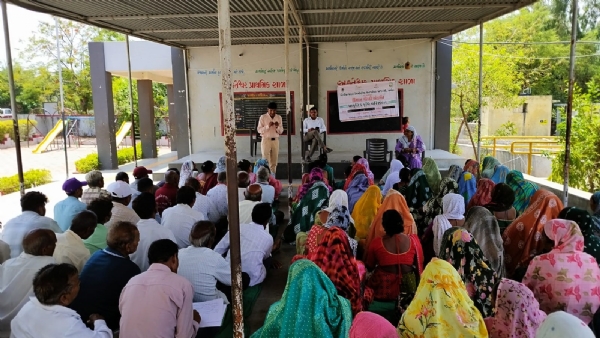 Kisan Goshti was organized under Aatma Project in various villages of Narmada district