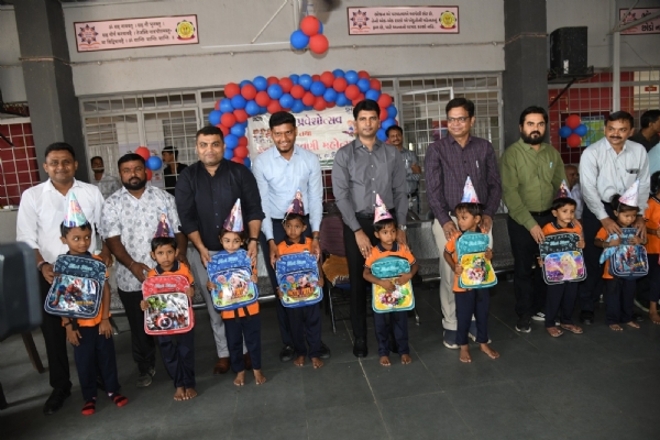 શાહપુરની આદર્શ પ્રાથમિક શાળા