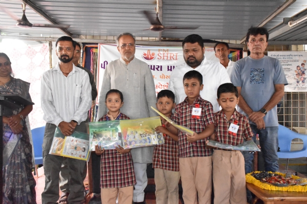 વન અને પર્યાવરણ મંત્રી અર્જુન મોઢવાડિયાની પ્રેરક ઉપસ્થિતિમાં પ્રવેશોત્સવ અને કન્યા કેળવણી મહોત્સવની ઉજવણી. વન અને પર્યાવરણ મંત્રી અર્જુન મોઢવાડિયાની પ્રેરક ઉપસ્થિતિમાં પ્રવેશોત્સવ અને કન્યા કેળવણી મહોત્સવની ઉજવણી.