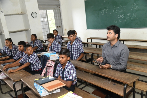 શાહપુરની આદર્શ પ્રાથમિક શાળા