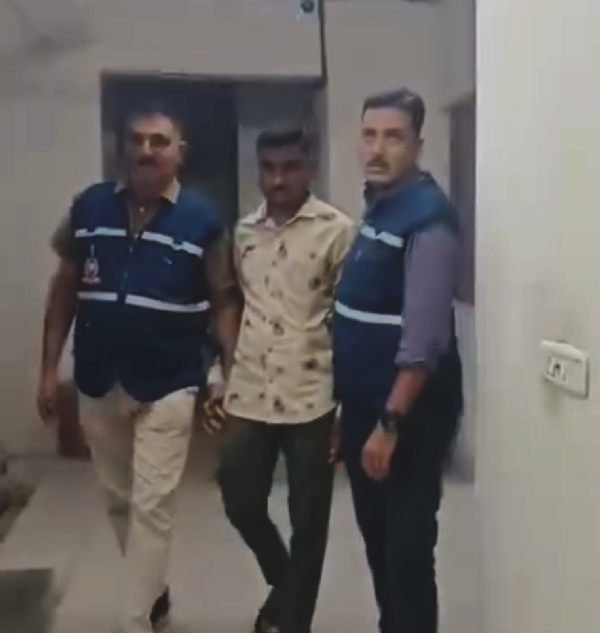અંકલેશ્વર જીઆઈડીસી પોલીસ સ્ટેશનનો પોલીસ કર્મચારી 25 હજારની લાંચ લેતા એસીબી ઝડપાયો