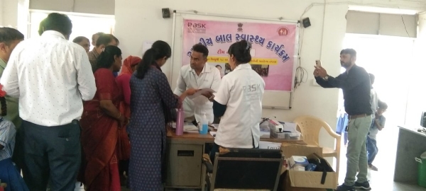 ચલુવા પ્રાથમિક શાળાની જિલ્લા વિકાસ અધિકારીએ મુલાકાત લીધી, બાળકોની આરોગ્ય તપાસ કરાઈ