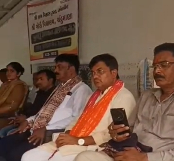 ચંદ્રુમાણા ગૌરી વિદ્યાલયમાં 125 બાળકોનો પ્રવેશોત્સવ, આંગણવાડીઓને વોટર ડિસ્પેન્સરની ભેટ