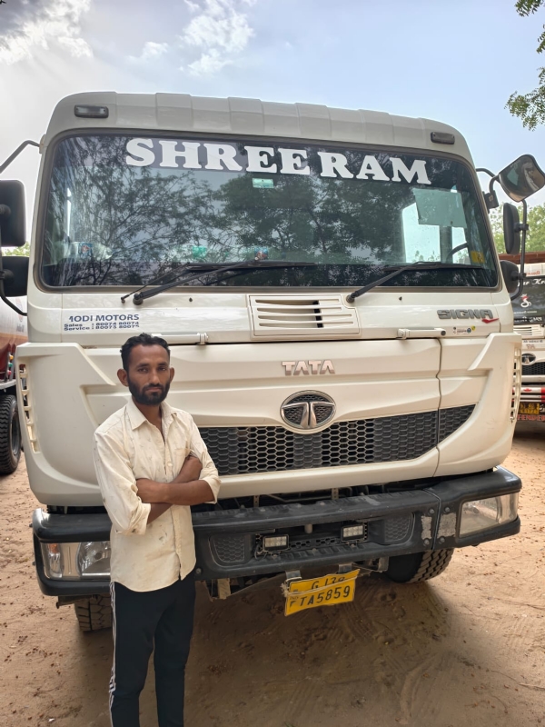 ખાવડા પાસે પકડાયેલ વાહન