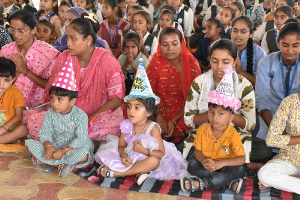 પોરબંદર જિલ્લાના પ્રભારી સચિવ  ડી. એન. મોદી શાળા પ્રવેશોત્સવ અને કન્યા કેળવણી મહોત્સવની ઉજવણીમાં થયા સહભાગી.