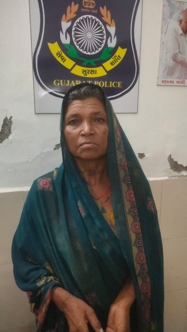 પોરબંદરમાં મહિલા ચોર ટોળકી ઝડપાઇ.