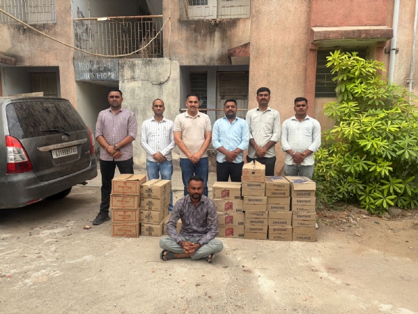 કટોસણમાં રહેણાંક મકાનમાંથી ₹2.90 લાખનો વિદેશી દારૂ ઝડપાયો