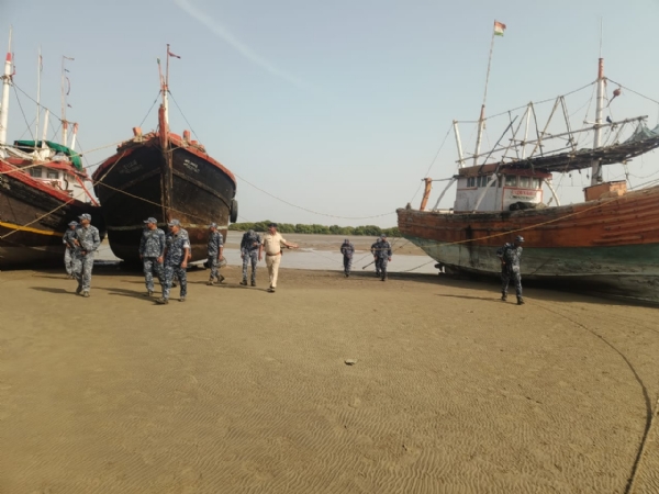 મરીન ટાસ્ક ફોર્સનું સર્ચ ઓપરેશન