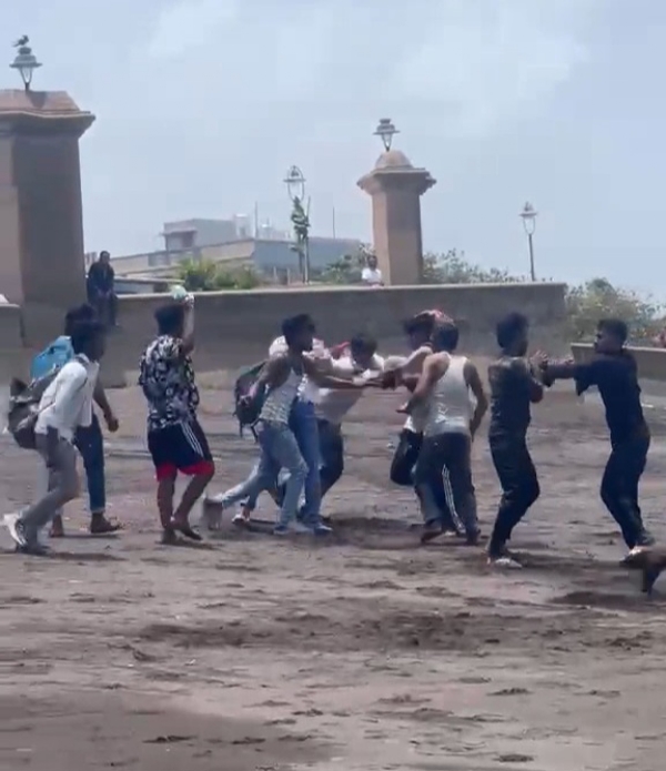 બે જૂથ વચ્ચે થયેલી મારામારી