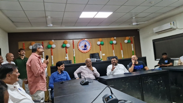 પોરબંદર મહાનગરપાલિકાના ત્રણ કર્મચારીઓના નિવૃત્તિ સન્માન સમારોહનું આયોજન.
