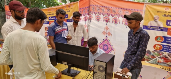 પોરબંદર મહાનગરપાલિકા દ્વારા ઝુરીબાગથી પી.એમ. સ્વનિધિ મહોત્સવનો પ્રારંભ.
