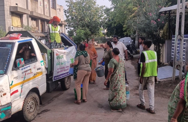 સ્વચ્છતા અંગે લોકોને જાગૃત કરવામાં આવ્યા
