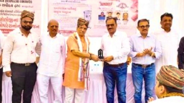 સામખિયાળી ખાતે દાતાઓનું સન્માન