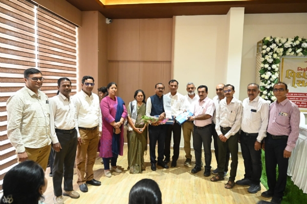જૂનાગઢના નાયબ ખેતી નિયામક  એસ. એમ. ગધેસરીયા વય નિવૃત્ત થતા ભાવભેર વિદાય