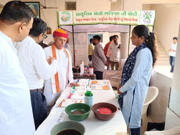 કેન્દ્રીય કૃષિ રાજ્ય મંત્રી  ભગીરથ ચૌધરીની ઉપસ્થિતિમાં ચાંડૂવાવ ખાતે ખેડૂતસભા
