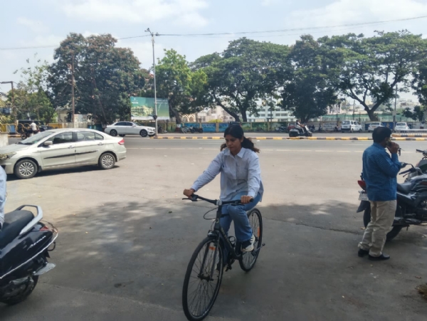 જામનગર ડીડીઓ સાયકલ લઈને ઓફિસ પહોંચ્યા