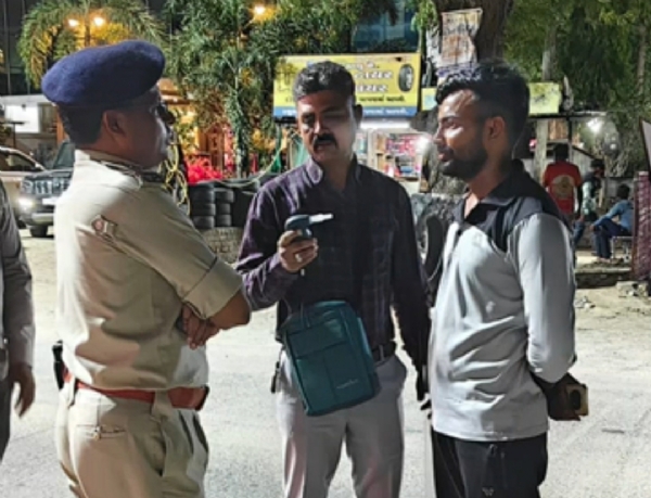 પાટણમાં પોલીસની મેગા વાહન ચેકિંગ ડ્રાઇવ, નિયમભંગ કરનારાઓમાં દોડધામ