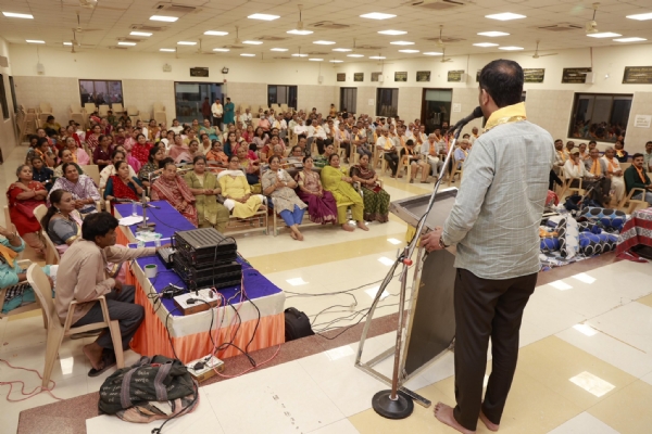 અમરેલીમાં જ્ઞાતિ રત્નોનું ભવ્ય સન્માન, વિવિધ ક્ષેત્રના પ્રતિભાશાળી આગેવાનોનું ગૌરવવર્ધન