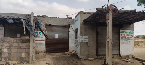 નાના વરનોરા માં દબાણ હટાવવાની કામગીરી