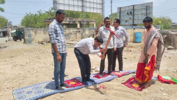 ભુરખીયા ગામે રૂ. 45 લાખના ખર્ચે આયુર્વેદિક હોસ્પિટલનું ખાતમુહૂર્ત, ગ્રામ્ય આરોગ્ય સેવાઓને મળશે નવી દિશા ભુરખીયા ગામે રૂ. 45 લાખના ખર્ચે આયુર્વેદિક હોસ્પિટલનું ખાતમુહૂર્ત, ગ્રામ્ય આરોગ્ય સેવાઓને મળશે નવી દિશા