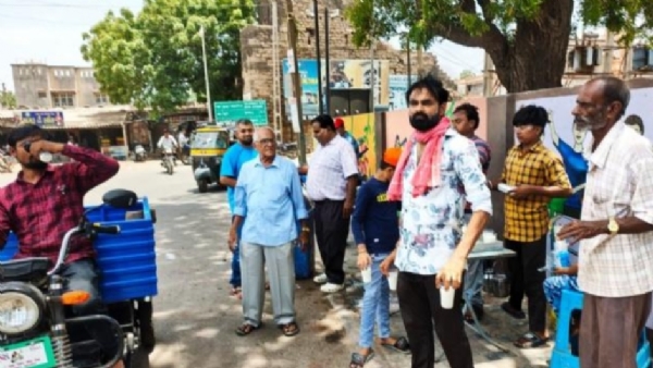 મુન્દ્રામાં છાશ વિતરણ