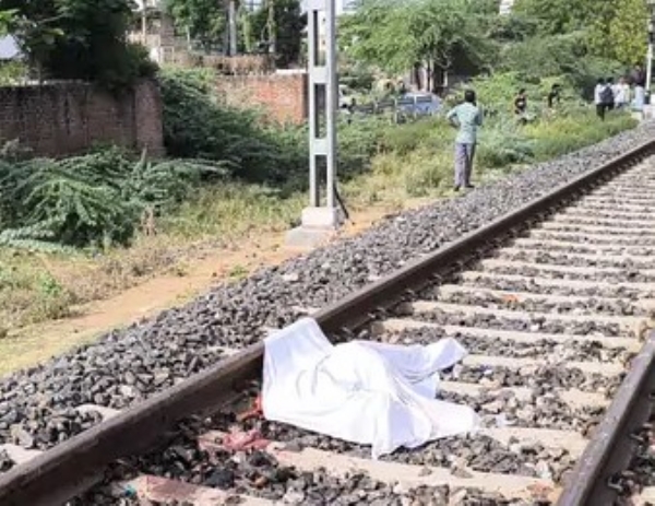 BJP corporator in Visnagar ended his life by falling under a train in the early morning BJP corporator in Visnagar ended his life by falling under a train in the early morning