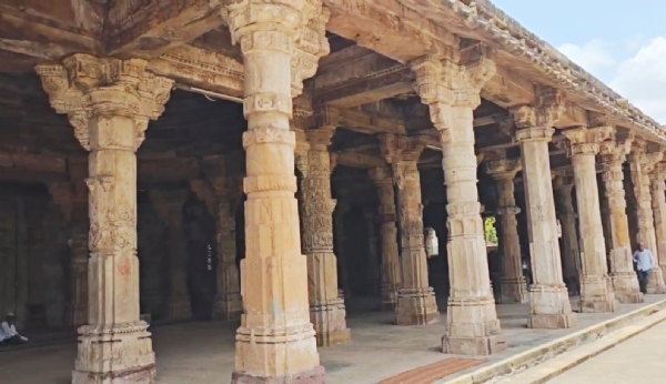 ભરૂચની રાષ્ટ્રીય ધરોહર સમડી વિહાર જૈન મંદિરમાં જુમ્મા મસ્જિદનો એક ધ્વાર કાયમ માટે સીલ કરાયો