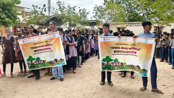 સુખપર થી સ્વછતા સપ્તાહનો પ્રારંભ કરાવતા કચ્છ કલેક્ટર સુખપર થી સ્વછતા સપ્તાહનો પ્રારંભ કરાવતા કચ્છ કલેક્ટર