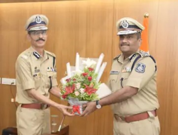 G.S. Malik takes charge as new DGP of Gujarat G.S. Malik takes charge as new DGP of Gujarat