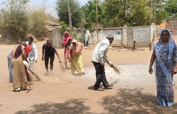 Plastic Free Village Day was celebrated in Dediyapada and Chikda talukas