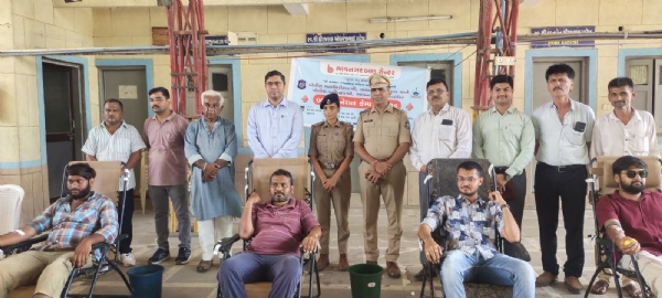 બ્લડ ડોનેશન કેમ્પ યોજાયો