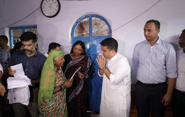 उपमुख्यमंत्री हर्ष संघवी के हाथों नकद सहायता (कैश डोल)वितरण