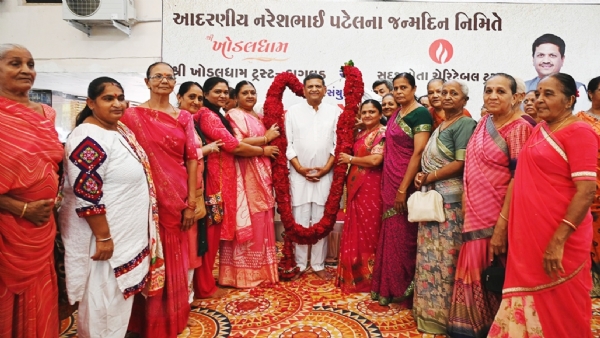 નરેશ પટેલના જન્મ દિવસે મહા રક્તદાન શિબિરમાં હજારો રક્તદાતાઓએ રક્તદાન કર્યું