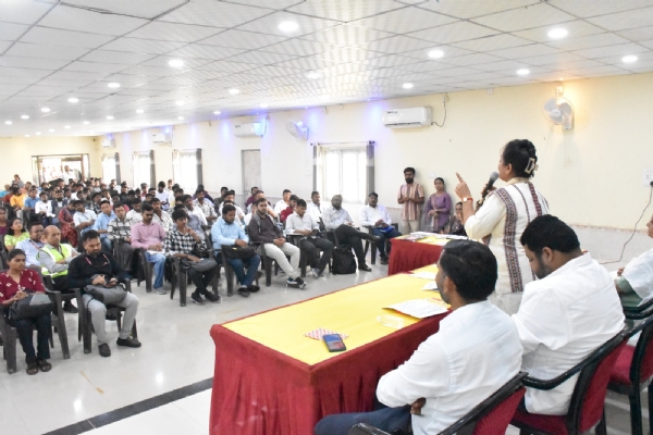 પોરબંદરમાં ભવ્ય મેગા જોબફેર યોજાયો.