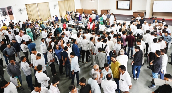 નરેશ પટેલના જન્મ દિવસે મહા રક્તદાન શિબિરમાં હજારો રક્તદાતાઓએ રક્તદાન કર્યું