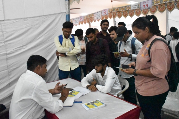 પોરબંદરમાં ભવ્ય મેગા જોબફેર યોજાયો.