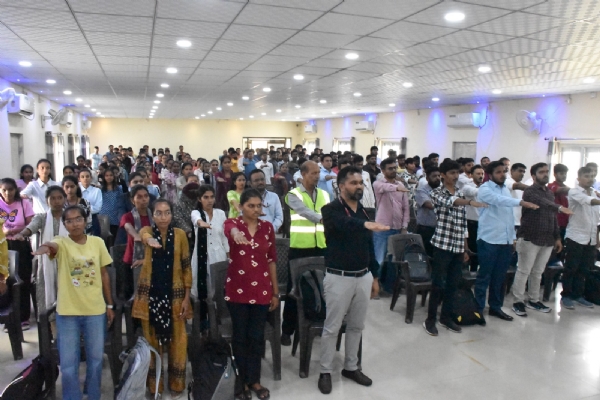 પોરબંદરમાં ભવ્ય મેગા જોબફેર યોજાયો.