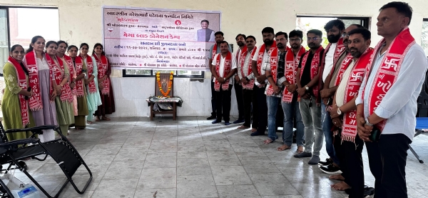 ભરૂચ અંક્લેશ્વરમાં નરેશ પટેલના જન્મદિવસે રક્તદાન શિબિર ,ભૂખ્યાને ભોજન અને વૃક્ષારોપણ કરાયું ભરૂચ અંક્લેશ્વરમાં નરેશ પટેલના જન્મદિવસે રક્તદાન શિબિર ,ભૂખ્યાને ભોજન અને વૃક્ષારોપણ કરાયું