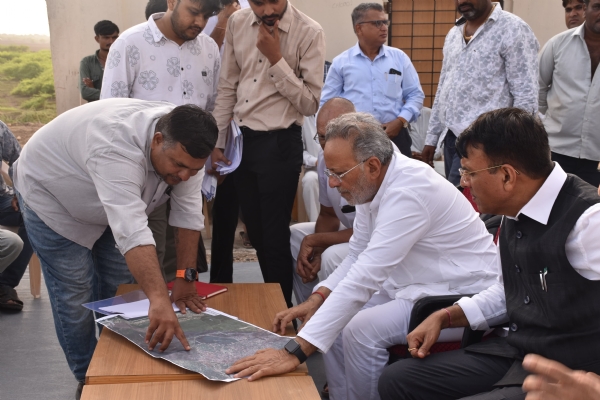 કેન્દ્રીય મંત્રી મનસુખ માંડવીયાની કડેગી, કાંસાબડ, છત્રાવા તથા અમીપુર ડેમની મુલાકાત. કેન્દ્રીય મંત્રી મનસુખ માંડવીયાની કડેગી, કાંસાબડ, છત્રાવા તથા અમીપુર ડેમની મુલાકાત.
