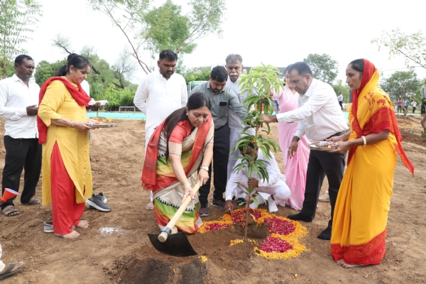 સામૂહિક વૃક્ષારોપણ સામૂહિક વૃક્ષારોપણ