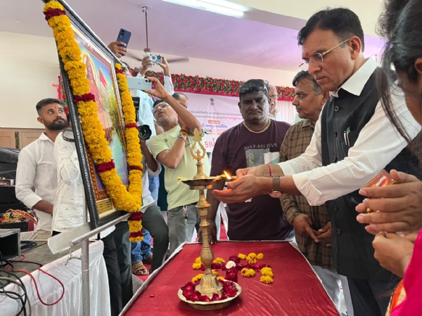 કેન્દ્રીય મંત્રી ડૉ. મનસુખભાઈ માંડવિયાના હસ્તે માણાવદર નગરપાલિકાના નવા વહીવટી ભવનનું