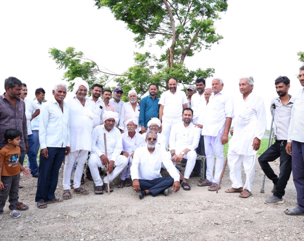 મંત્રી કૌશિક વેકરિયાની બરવાળા બાવીસી ગામે મુલાકાત, વરસાદી નુકસાનનું કર્યું સ્થળ નિરીક્ષણ