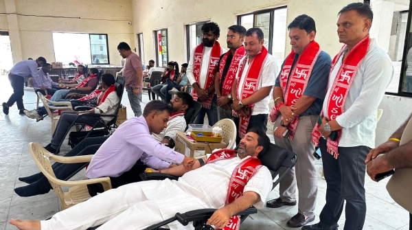 ભરૂચ અંક્લેશ્વરમાં નરેશ પટેલના જન્મદિવસે રક્તદાન શિબિર ,ભૂખ્યાને ભોજન અને વૃક્ષારોપણ કરાયું ભરૂચ અંક્લેશ્વરમાં નરેશ પટેલના જન્મદિવસે રક્તદાન શિબિર ,ભૂખ્યાને ભોજન અને વૃક્ષારોપણ કરાયું