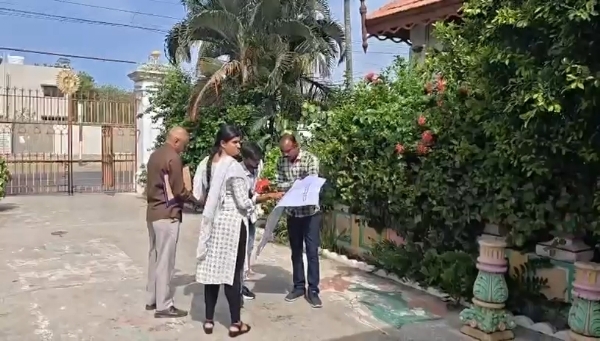 પોરબંદરમાં હીરલબા જાડેજા સામે સામે લેન્ડ ગ્રેબિંગની ફરિયાદ નોંધાય. પોરબંદરમાં હીરલબા જાડેજા સામે સામે લેન્ડ ગ્રેબિંગની ફરિયાદ નોંધાય.