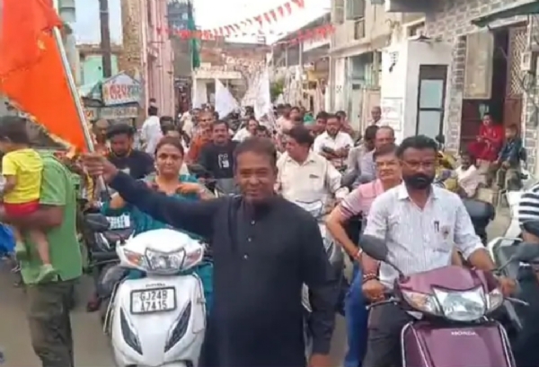 પાટણમાં જગન્નાથજીની ઐતિહાસિક 144મી રથયાત્રાના જાહેર નિમંત્રણ માટે રથયાત્રા સમિતિના યુવાનો દ્વારા ભવ્ય બાઇક રેલી યોજાઈ