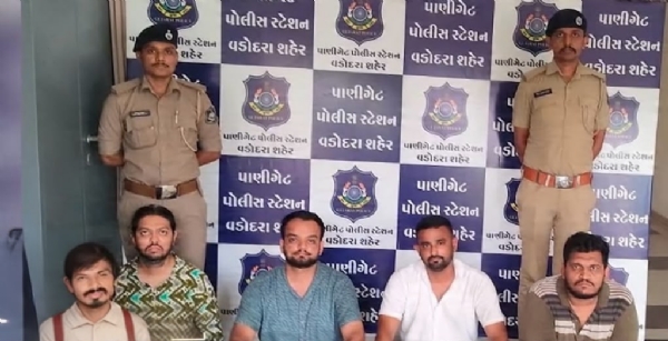 આરોપી આરોપી