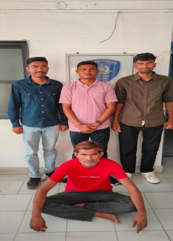 એક વર્ષથી ફરાર આરોપીને વિસનગર તાલુકા પોલીસે ઝડપી પાડ્યો એક વર્ષથી ફરાર આરોપીને વિસનગર તાલુકા પોલીસે ઝડપી પાડ્યો